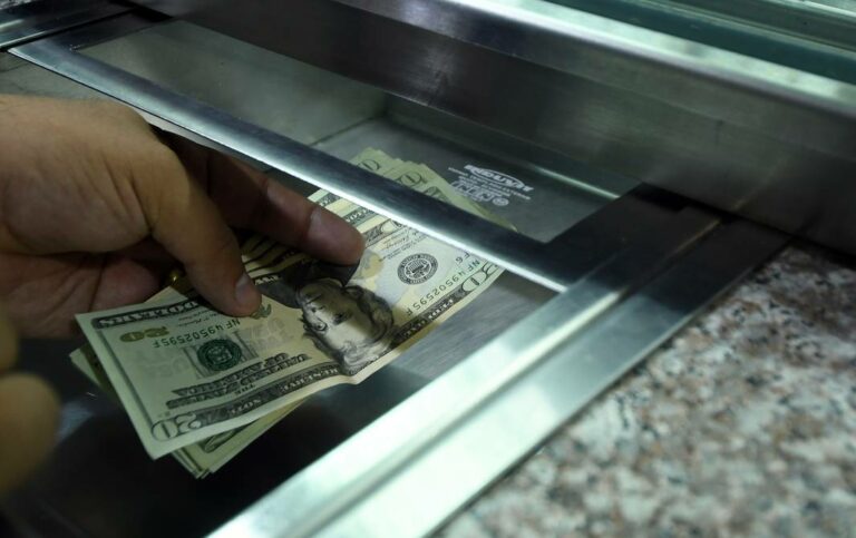 Cuba anuncia una tercera tasa de cambio oficial para exportadores con precio «competitivo»