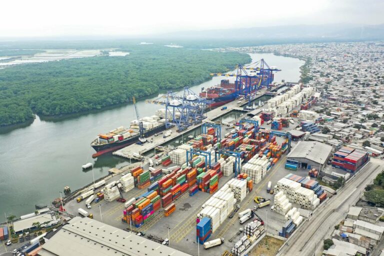 Dole anuncia la venta de su terminal portuaria de Guayaquil, Bananapuerto