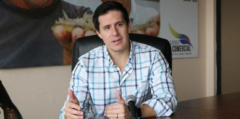 ECUADOR: Gremio acuícola apoya medida de transparencia en cobros municipales