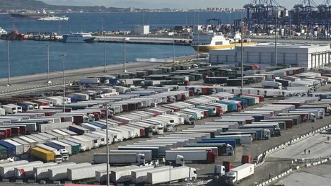 Internacional: “Hay grandes cantidades de perecederos de América Latina y Marruecos retenidas en el Puerto de Algeciras”