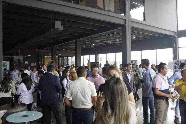 DINATEK inauguró en Samborondón nueva matriz