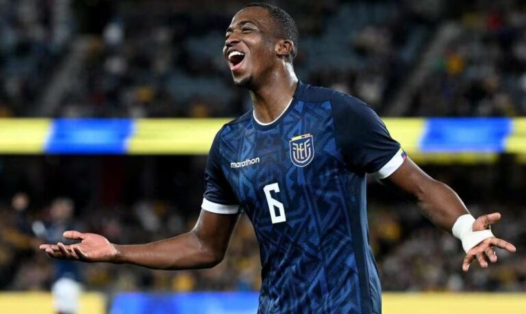 William Pacho, defensa ecuatoriano, estaría en mira del Real Madrid, según diario AS