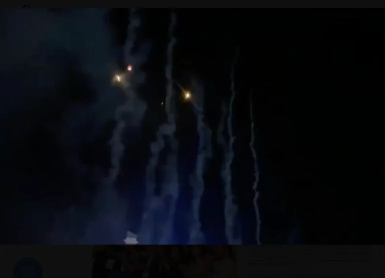 Autoriadades de Galápagos irrespetaron la norma que prohibe el uso de fuegos artificiales, el Ministerio de Ambiente abrió una investigación