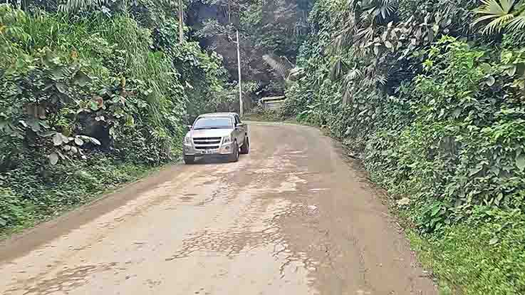 Afluencia de carros en la vía Alluriquín – La Florida deteriora la calzada