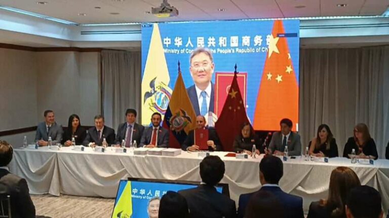 ¿Ecuador podrá importar desechos desde China si se aprueba el acuerdo comercial?