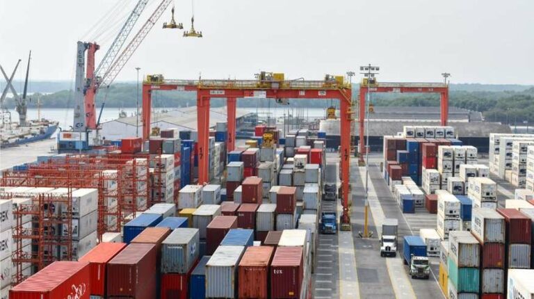Libre circulación para sectores productivos: Gobierno garantiza operatividad y exportaciones durante estado de excepción