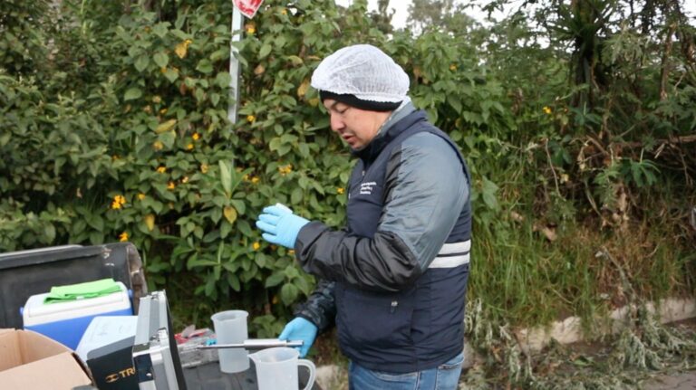 Operativos de Control de Inocuidad Láctea en Ecuador: Decomisados 900 Litros de Leche Cruda por Presencia de Antibióticos