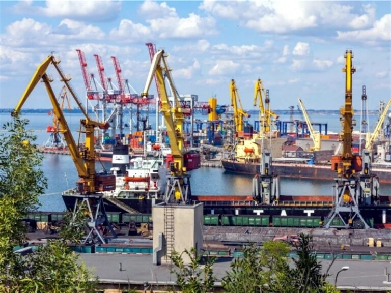 IINTERNACIONAL:  Ucrania incrementa sus exportaciones de cereales pese al cese de la Iniciativa de Granos del Mar Negro
