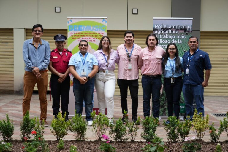 En el día mundial de las abejas, Ecuador Impulsa la Protección de Polinizadores con la Creación de Jardines