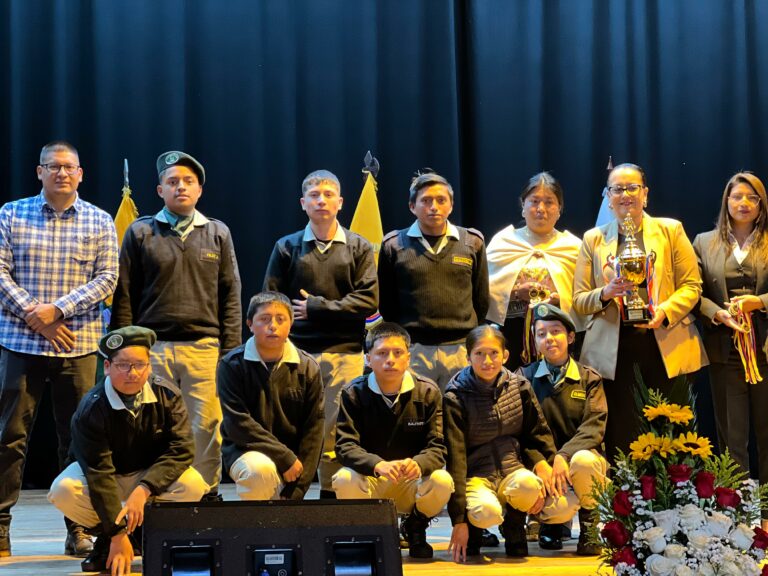 La Unidad Educativa agropecuaria Genoveva German  celebra sus 46 años de trayectoria en Machachi