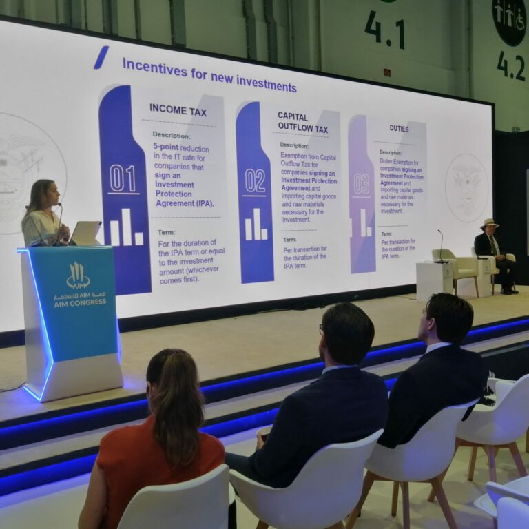 Ecuador destaca su clima de inversiones en el AIM Congress en Abu Dabi