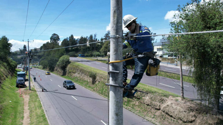 Ecuador se prepara para la electrificación masiva con el foro “Power Renewable Energies: Desafíos & Oportunidades”