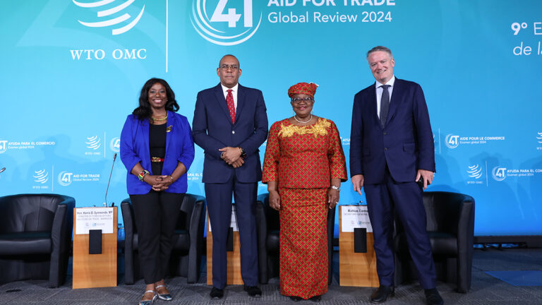 INTERNACIONAL: DG Okonjo-Iweala: La Ayuda para el Comercio es esencial para que las economías en desarrollo puedan beneficiarse del comercio