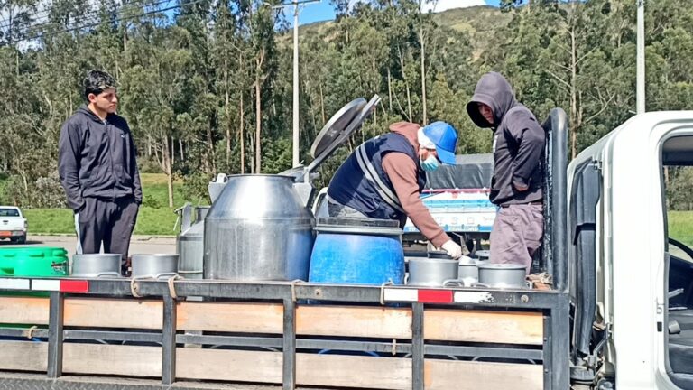 Más de 63.000 litros de leche analizados en Azuay para garantizar calidad y precios justos