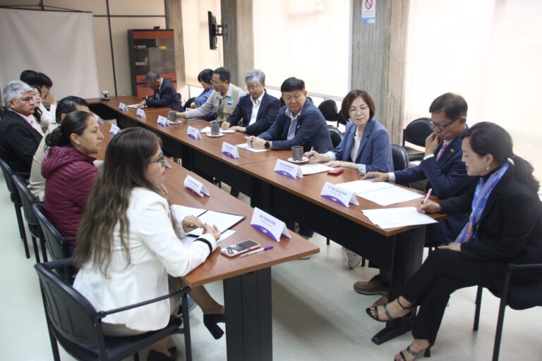 Ecuador recibe Directores de Centros KOPIA y Agencia de Desarrollo Rural de Corea para impulsar innovación agrícola