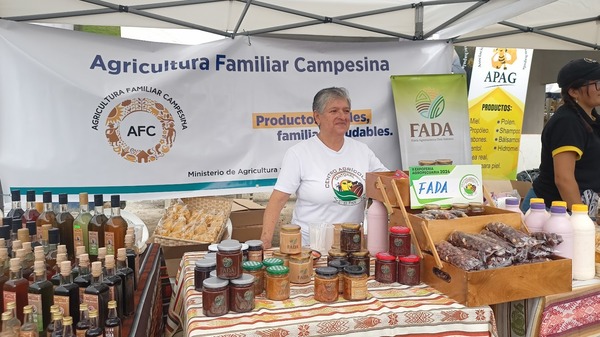 ECUADOR:  Feria de emprendimientos y comercialización en Cuenca