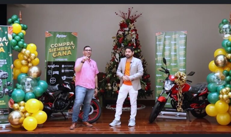 Hoy Agripac entregó sus 2 primeras motos de 26