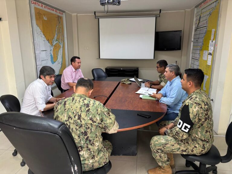 Cámara de Acuacultura y Armada refuerzan seguridad del sector