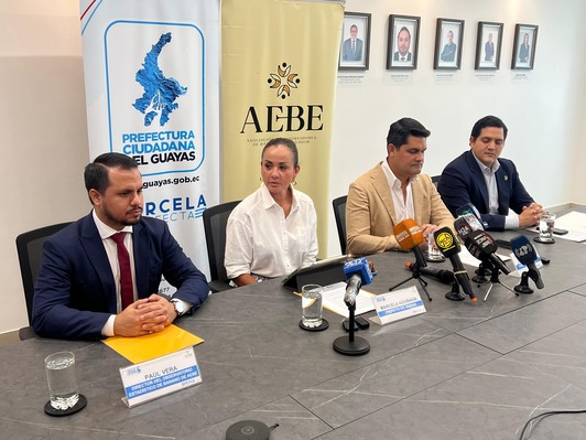 ECUADOR: Prefectura del Guayas y AEBE refuerzan alianza contra  moko y  Fusarium R4T