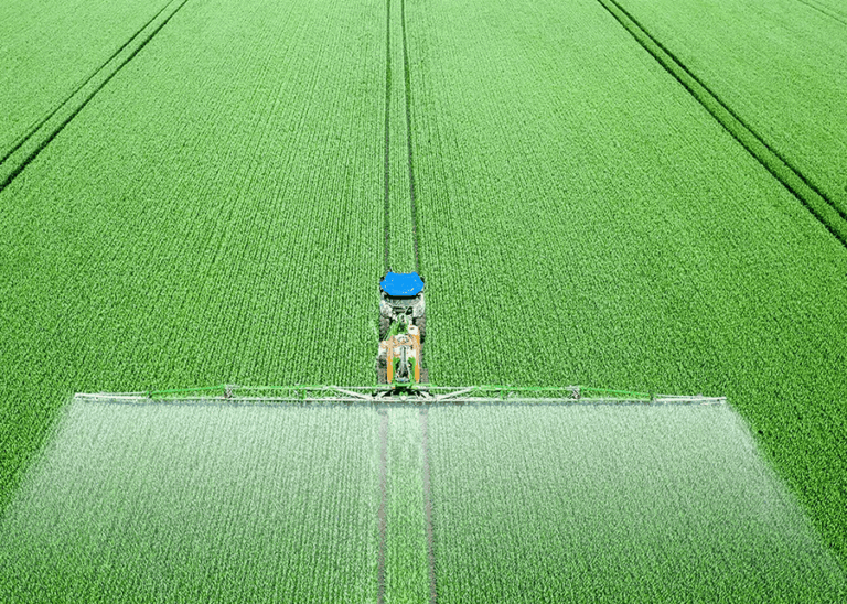 Brasil duplica el uso de herbicidas en 11 años: resistencia al glifosato y riesgos para la sostenibilidad agrícola