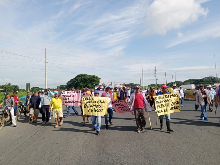 ECUADOR:  Arroceros marcharon en Nobol por incumplimiento del precio mínimo