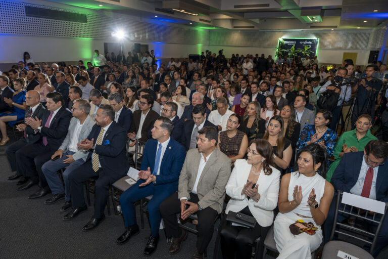 Ecuador: Anuncian centro de investigación bananera para combatir el Foc R4T